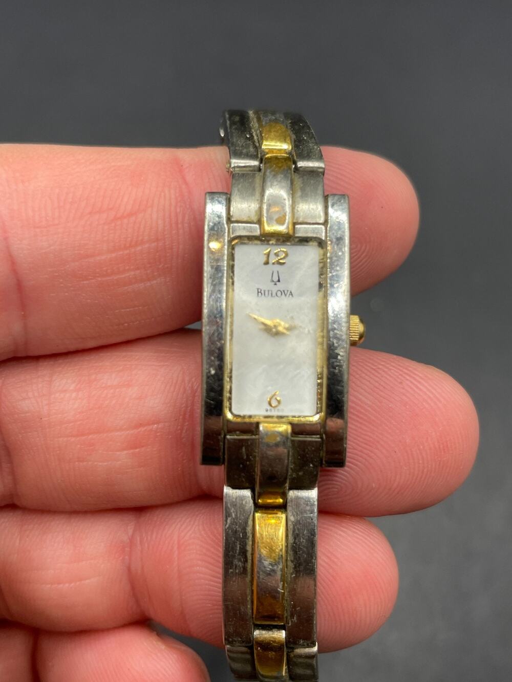 Vintage Bulova Watch Women's Analog 2003 Two Tone C865091 14mm 7.25-7.5"